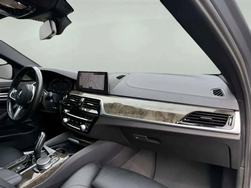 Used 2020 BMW 540i xDrive w/ M Sport Package image 31