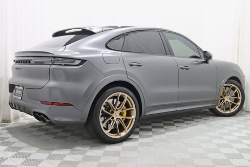 Used 2024 Porsche Cayenne S image 10