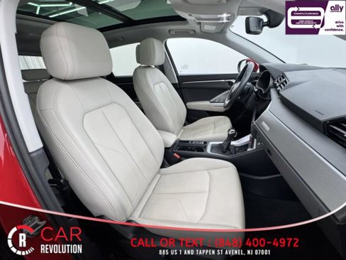Used 2024 Audi Q3 2.0T Premium image 52