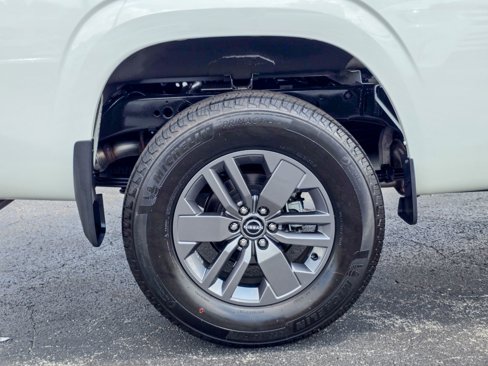 Used 2025 Nissan Frontier SV image 30