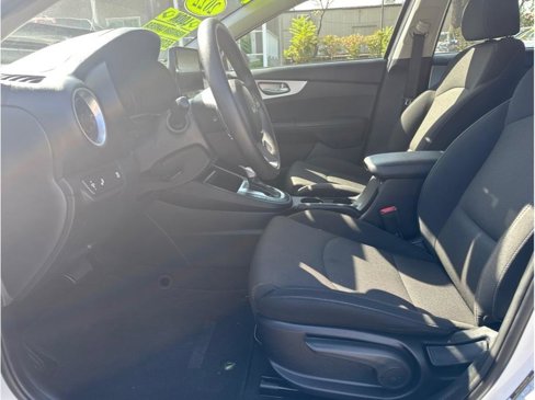 Used 2022 Kia Forte LXS w/ LXS Technology Package image 14