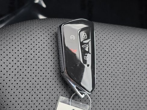 New 2025 Volkswagen Atlas Peak Edition SE image 27