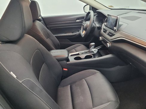 Used 2024 Nissan Altima 2.5 SV image 21