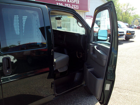 Used 2014 GMC Savana 1500 AWD image 9
