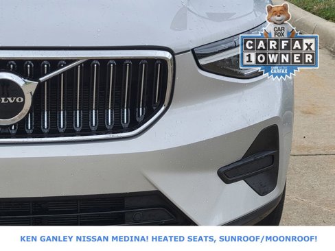 Used 2025 Volvo XC40 B5 Core image 10