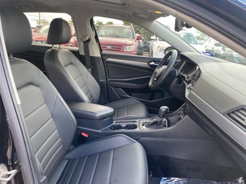 Used 2021 Volkswagen Jetta SE image 28