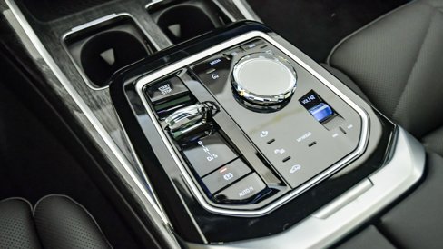New 2026 BMW 740i w/ Premium Package image 26