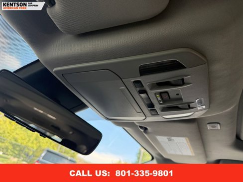 Used 2025 Toyota Highlander XLE image 33