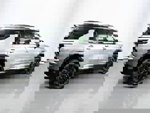 New 2026 Chevrolet Traverse LT w/ Midnight/Sport Edition image 6