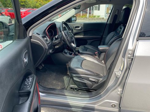 Used 2019 Jeep Compass Trailhawk image 8