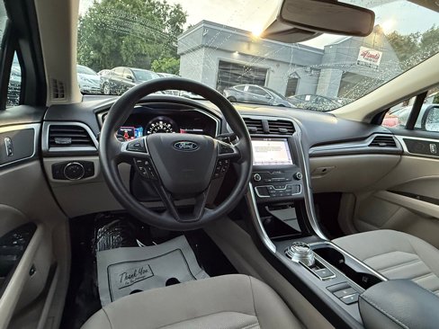 Used 2019 Ford Fusion SE image 42
