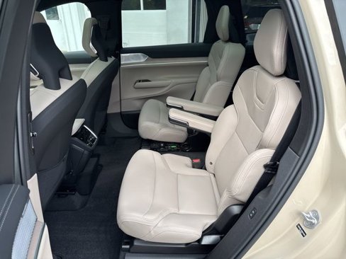 New 2025 Volvo EX90 Ultra image 12
