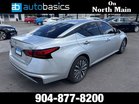 Used 2023 Nissan Altima 2.5 SV image 5