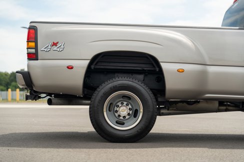Used 2005 Chevrolet Silverado 3500 LT w/ Heavy-Duty Power Package image 13