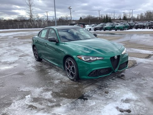 New 2025 Alfa Romeo Giulia Sprint w/ Veloce Package AWD image 7
