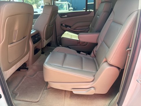 Used 2016 GMC Yukon XL SLT image 16