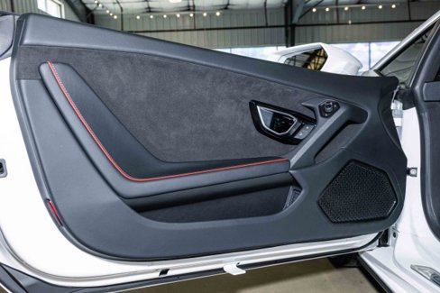 Used 2021 Lamborghini Huracan EVO image 15