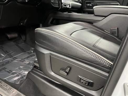 Used 2024 RAM 2500 Limited image 26
