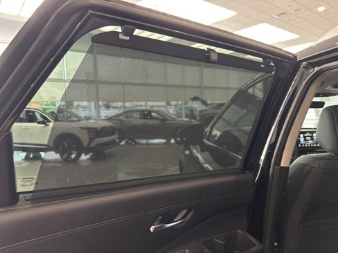 New 2025 Nissan Pathfinder SL image 22