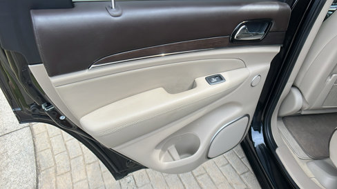 Used 2021 Jeep Grand Cherokee Overland image 22