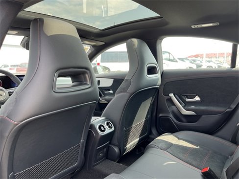 Used 2025 Mercedes-Benz CLA 250 4MATIC image 33