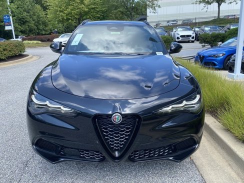 New 2025 Alfa Romeo Stelvio Sprint image 3