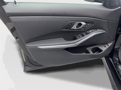 Used 2025 BMW 330i Sedan image 31