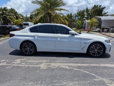 Used 2023 BMW 530e w/ Convenience Package image 8