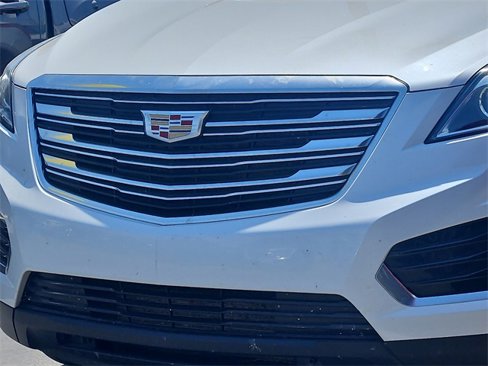 Used 2018 Cadillac XT5 FWD image 2