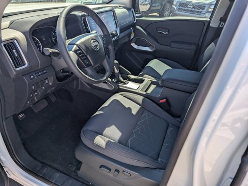 New 2025 Nissan Frontier SV w/ SV Convenience Package image 10