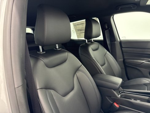 New 2026 Jeep Compass Limited image 14