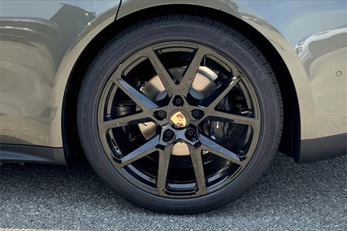 New 2025 Porsche Panamera 4 image 17