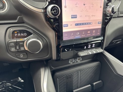 New 2026 RAM 1500 4x4 Crew Cab image 18
