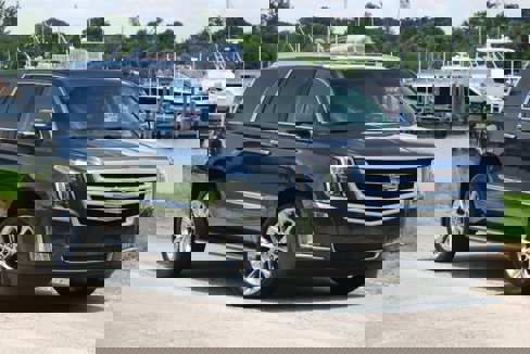 Used 2018 Cadillac Escalade Luxury image 4