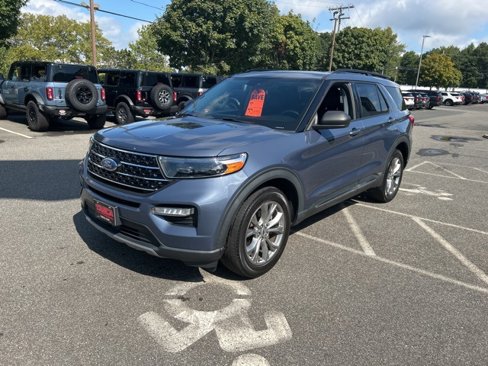 Used 2021 Ford Explorer XLT w/ Equipment Group 202A image 3