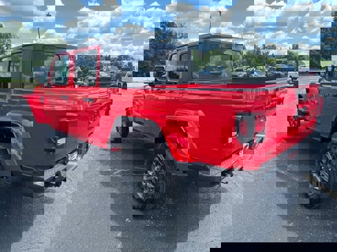 New 2025 Jeep Gladiator Sport image 5