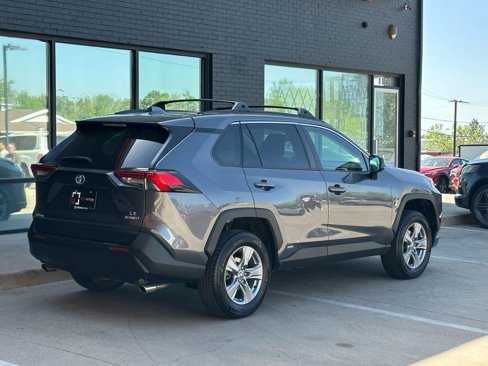 Used 2022 Toyota RAV4 LE image 10