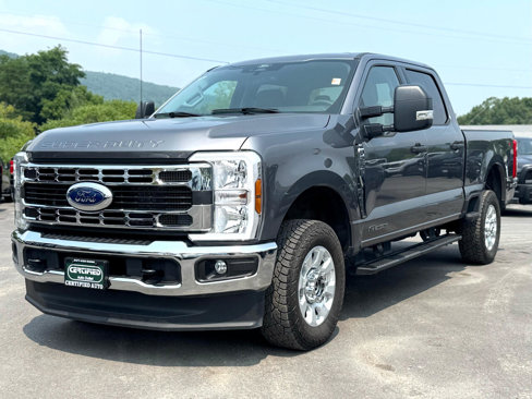 Used 2024 Ford F250 XLT image 1
