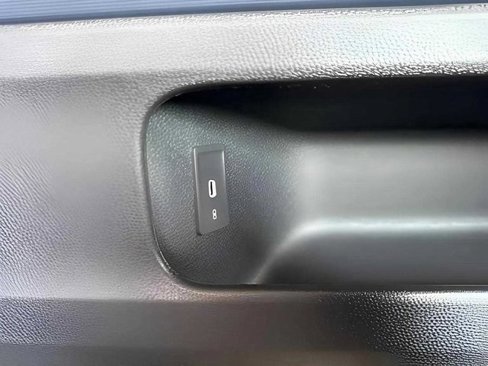 New 2025 Volkswagen ID. Buzz Pro S image 17