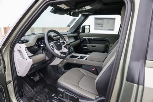 New 2025 Land Rover Defender 90 S image 19