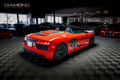 Used 2018 Audi R8 V10 w/ Carbon Exterior Package image 42