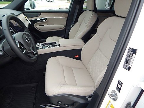 New 2026 Volvo XC90 B6 Plus w/ Protection Package Premier image 15