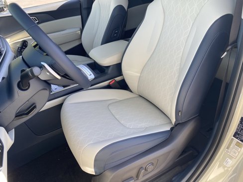 New 2026 Kia Carnival EX image 18