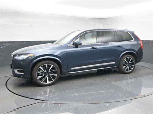 Used 2024 Volvo XC90 B6 Ultimate w/ Lounge Package image 4
