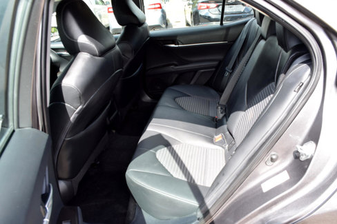 Used 2022 Toyota Camry SE image 32