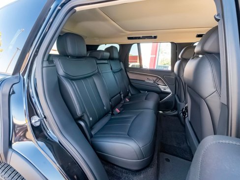 New 2025 Land Rover Range Rover SE image 47