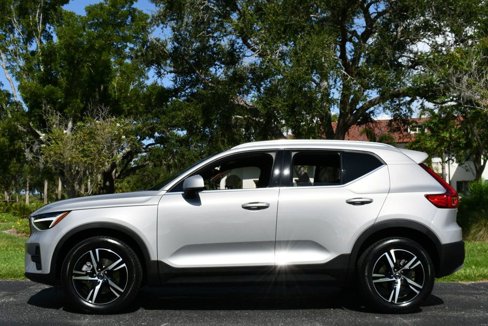 Used 2025 Volvo XC40 B5 Core image 27
