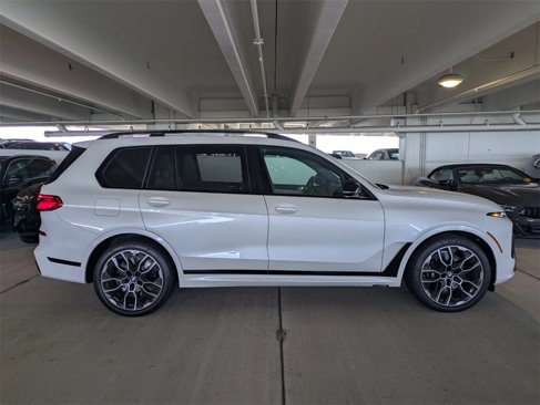 New 2026 BMW X7 M60i image 3