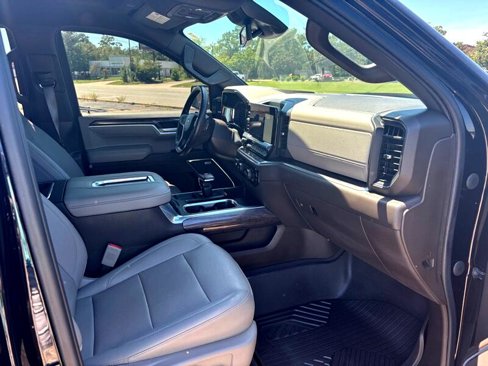 Used 2022 Chevrolet Silverado 1500 LTZ image 19