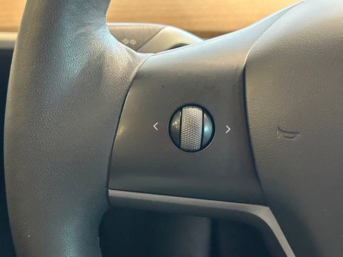 Used 2023 Tesla Model Y Long Range image 26